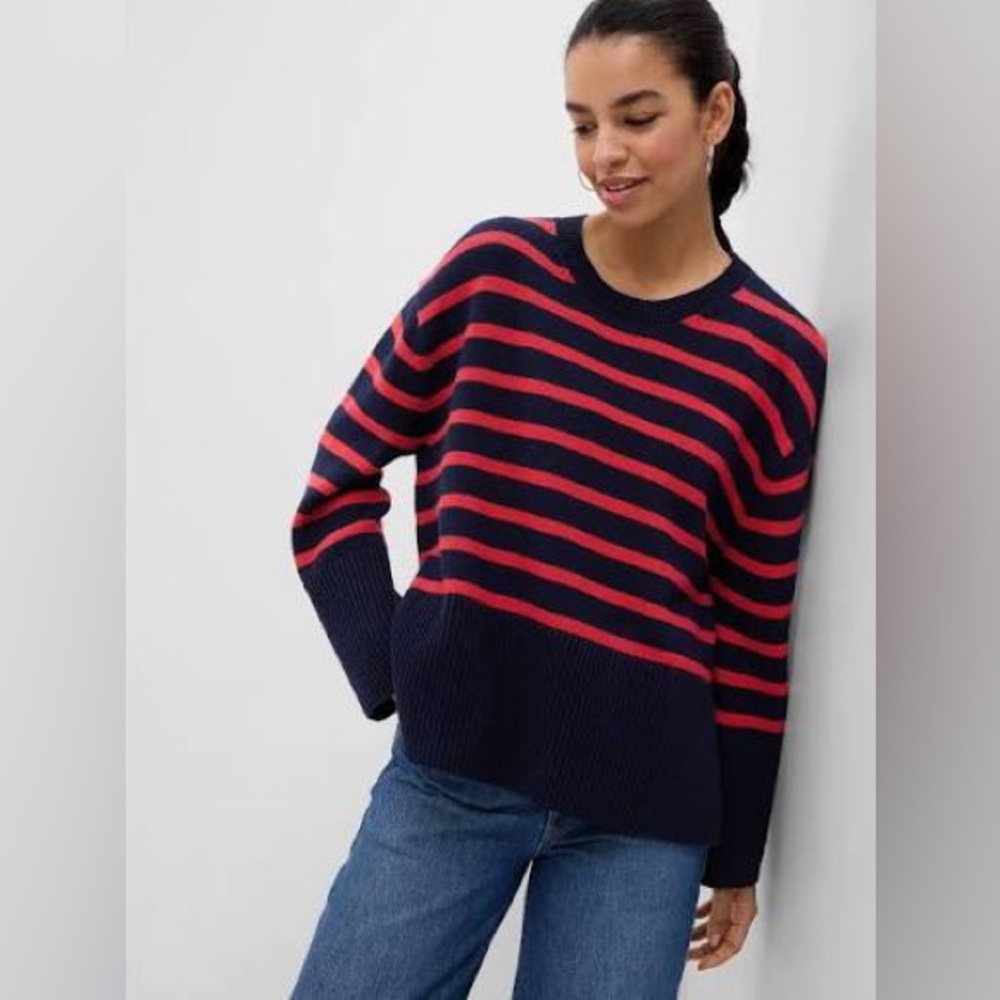 24/7 Split-Hem Crewneck Sweater size large